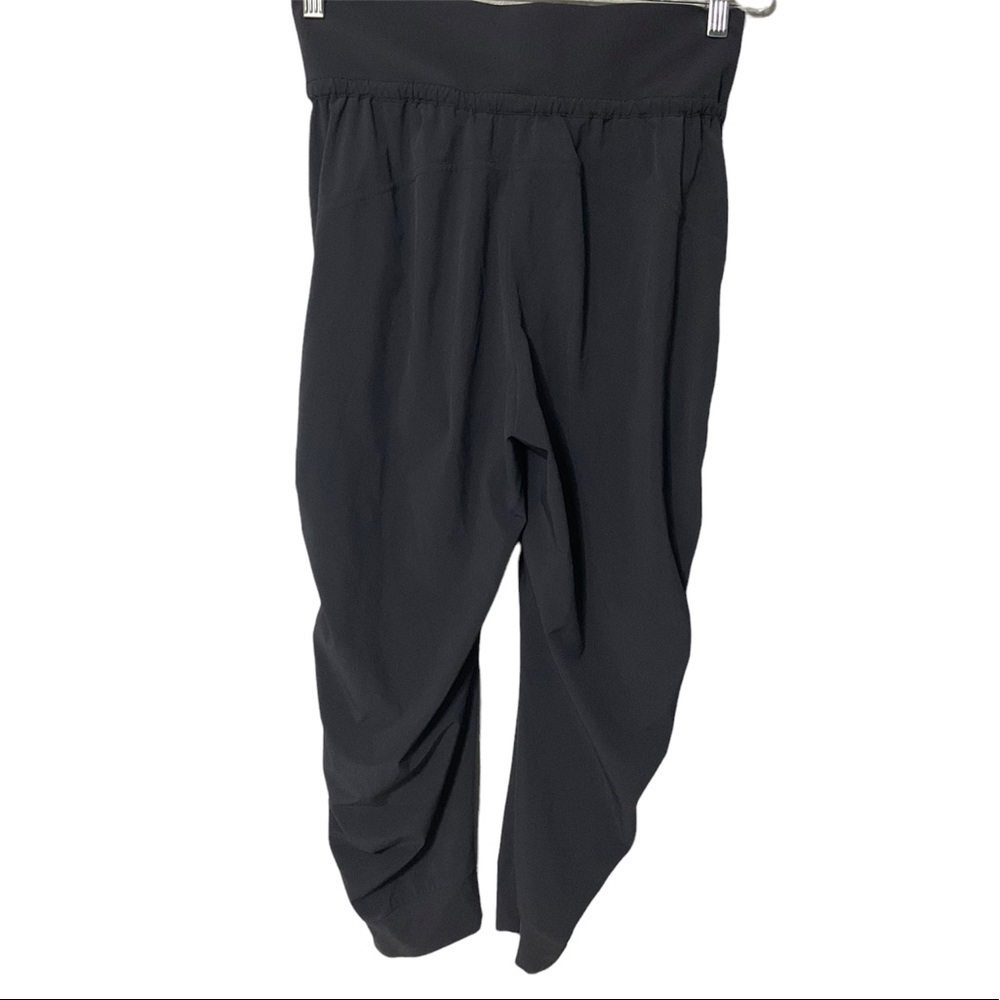 Athleta Attitude Crop Pant, Gray color Knit waistband for ease of movement B10 - Picture 7 of 15